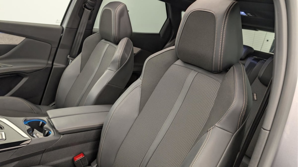 PEUGEOT 3008 Hybrid 225 e-EAT8 GT - ref: 1-361119 - Photo 16