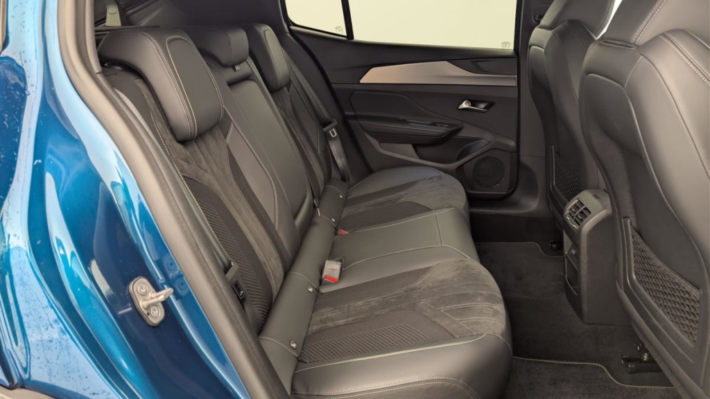 PEUGEOT 408 PHEV 180 e-EAT8 GT - ref: 1-361323 - Photo 10