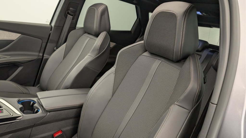 PEUGEOT 3008 Hybrid 225 e-EAT8 GT - ref: 1-362074 - Photo 14