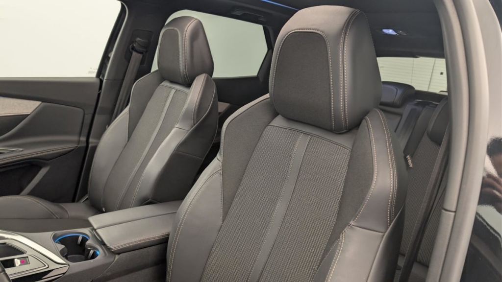 PEUGEOT 3008 Hybrid 225 e-EAT8 GT - ref: 1-362076 - Photo 15