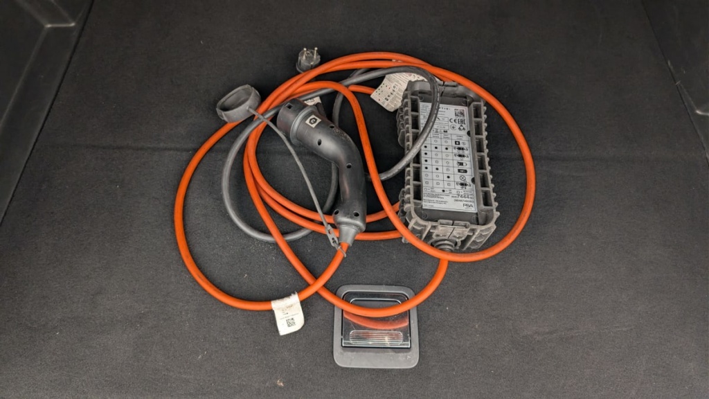 PEUGEOT 3008 Hybrid 225 e-EAT8 GT - ref: 1-362076 - Photo 20