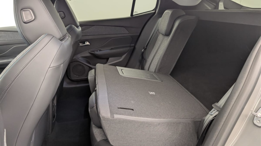 PEUGEOT 408 Hybrid 136 e-DCS6 Allure - ref: 1-362246 - Photo 12