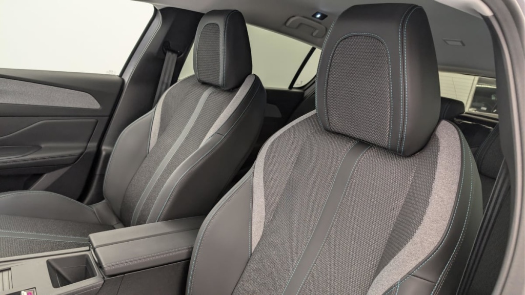 PEUGEOT 308 Hybrid 145 e-DCS6 Allure - ref: 1-362507 - Photo 16