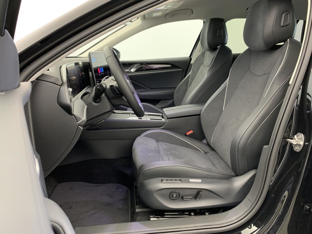 VOLKSWAGEN Passat 1.5 eTSI OPF 150 DSG7 Elegance - ref: 1-362703 - Photo 16