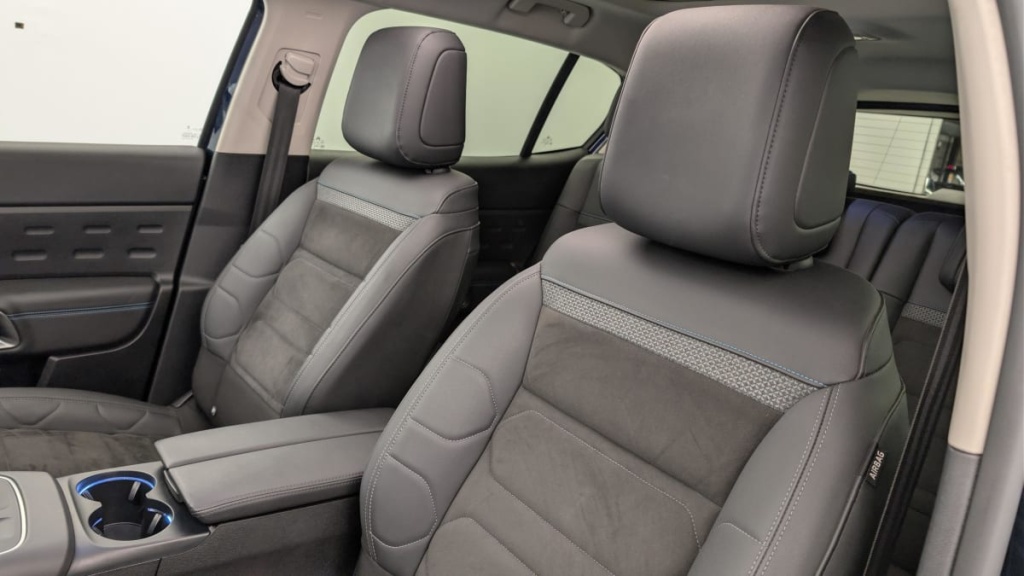 CITROEN C5 Aircross Hybride Rechargeable 225 e-EAT8 Shine - ref: 1-362732 - Photo 16