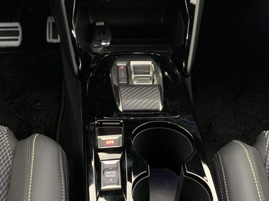 PEUGEOT 2008 Hybrid 145 e-DCS6 GT - ref: 1-363531 - Photo 15