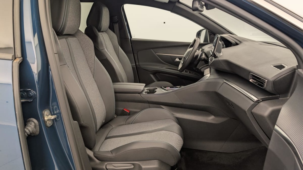 PEUGEOT 3008 Hybrid 180 e-EAT8 Allure Pack - ref: 1-365078 - Photo 9