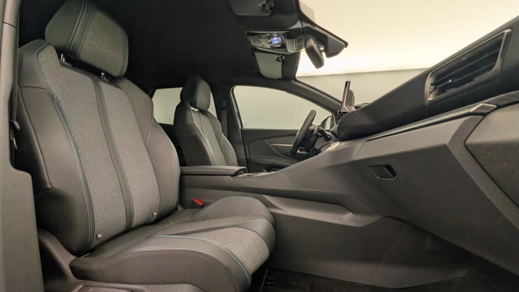 PEUGEOT 3008 Hybrid 180 e-EAT8 Allure Pack - ref: 1-365081 - Photo 9