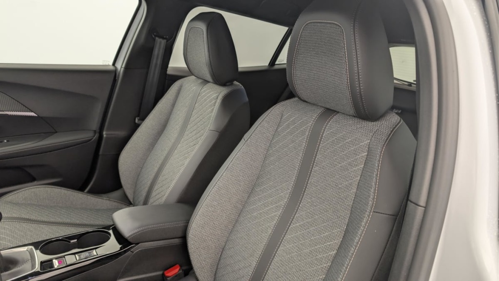 PEUGEOT 2008 100 S S BVM6 Allure - ref: 1-365140 - Photo 16