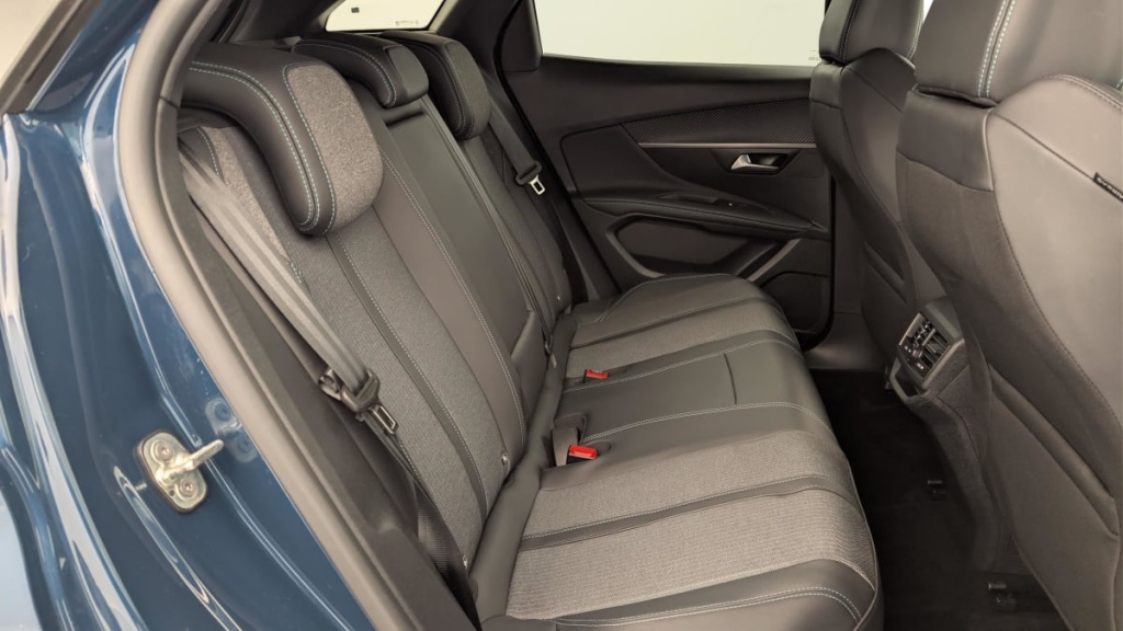 PEUGEOT 3008 Hybrid 180 e-EAT8 Allure Pack - ref: 1-365238 - Photo 10