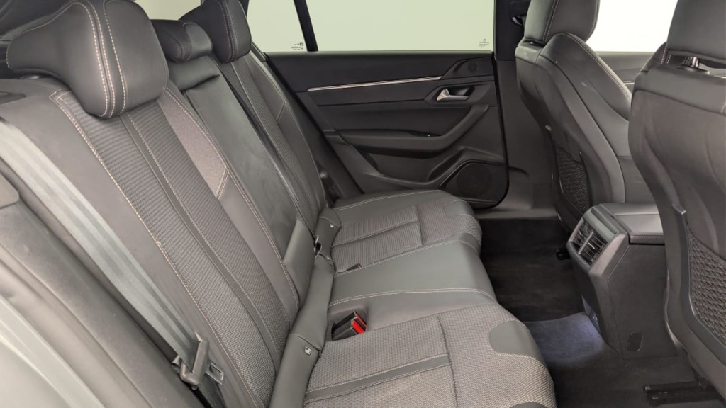 PEUGEOT 508 SW Hybrid 225 e-EAT8 Allure - ref: 1-365309 - Photo 10