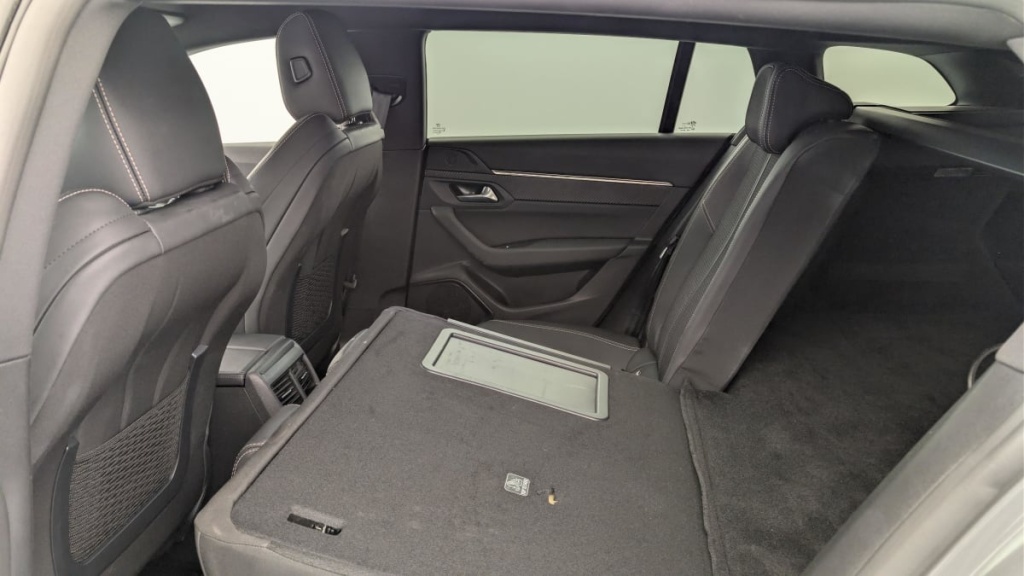 PEUGEOT 508 SW Hybrid 225 e-EAT8 Allure - ref: 1-365309 - Photo 12