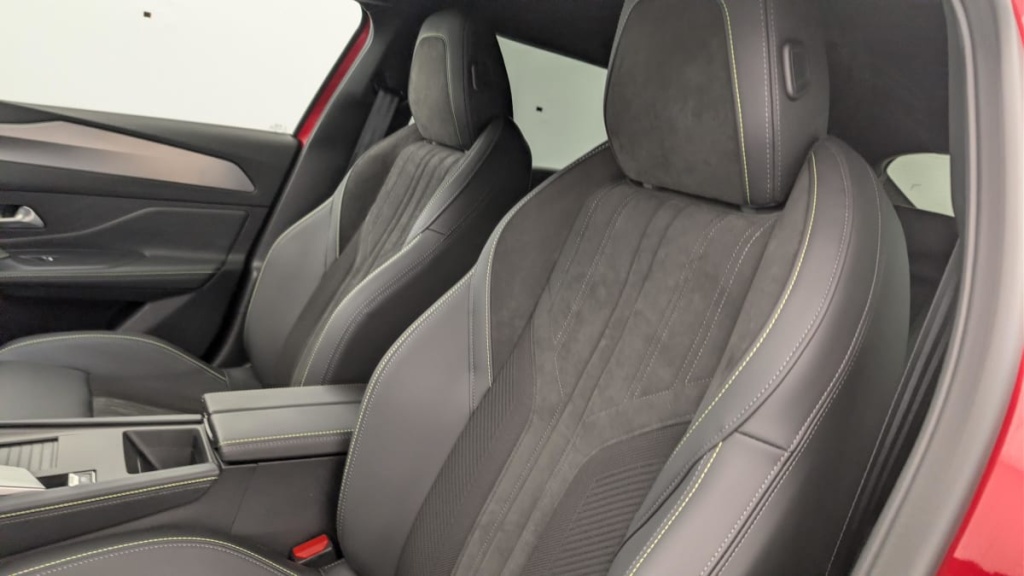 PEUGEOT 408 Hybrid 145 e-DCS6 GT - ref: 1-365332 - Photo 16