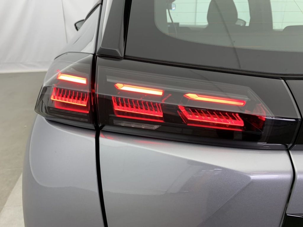 PEUGEOT 2008 100 S S BVM6 Style - ref: 1-365345 - Photo 12