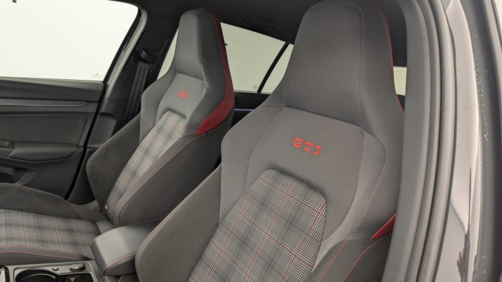 VOLKSWAGEN Golf 2.0 TSI 245 DSG7 GTI - ref: 1-365595 - Photo 16