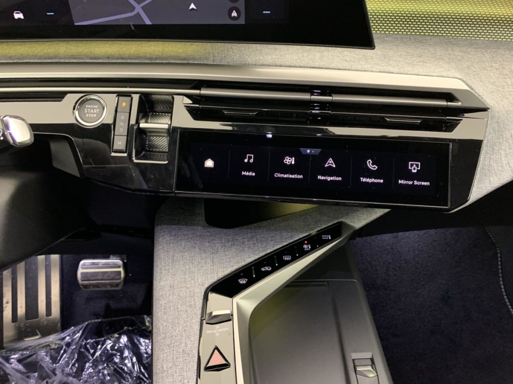 PEUGEOT 3008 Hybrid 145 e-DCS6 GT - ref: 1-365869 - Photo 18