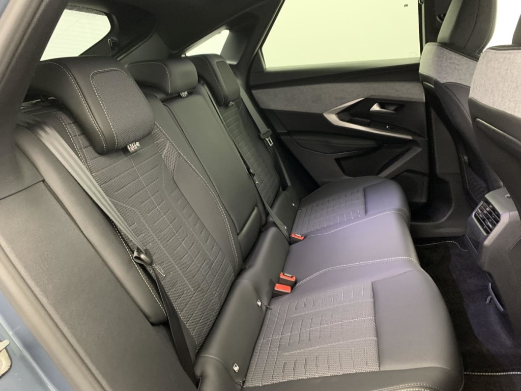 PEUGEOT 3008 Hybrid 145 e-DCS6 GT - ref: 1-366172 - Photo 10