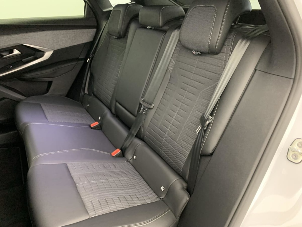 PEUGEOT 3008 Hybrid 145 e-DCS6 GT - ref: 1-366227 - Photo 19