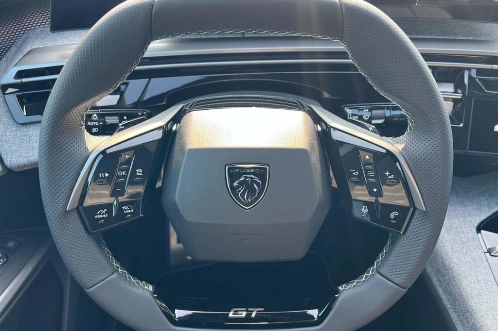 PEUGEOT 3008 Hybrid 145 e-DCS6 GT - ref: 1-366258 - Photo 14