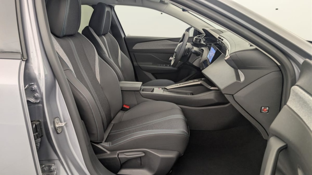 PEUGEOT 308 Hybrid 145 e-DCS6 Allure - ref: 1-366307 - Photo 9