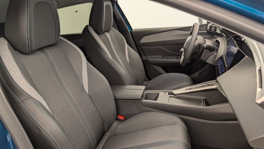 PEUGEOT 308 Hybrid 145 e-DCS6 Allure - ref: 1-366315 - Photo 9