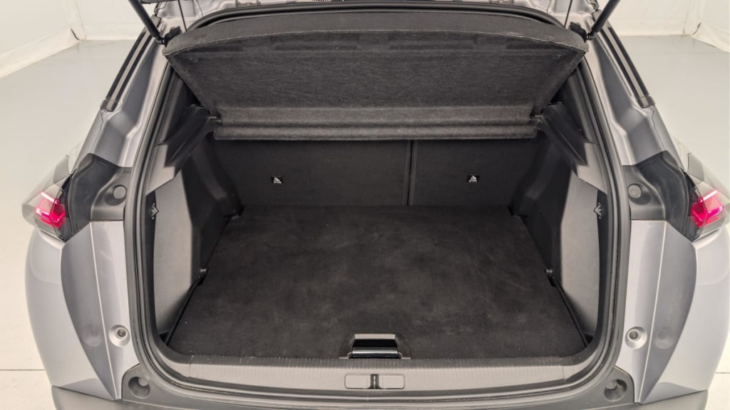 PEUGEOT 2008 50 kWh 136 ch GT - ref: 1-366500 - Photo 11