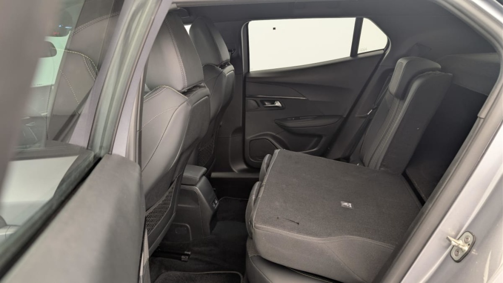 PEUGEOT 2008 50 kWh 136 ch GT - ref: 1-366500 - Photo 12