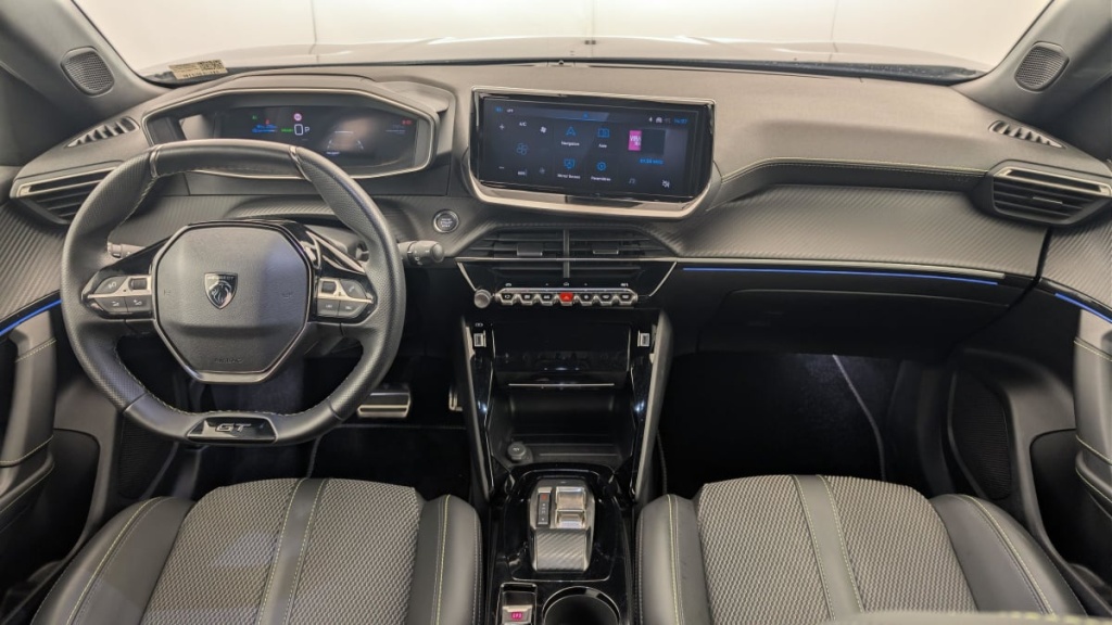 PEUGEOT 2008 50 kWh 136 ch GT - ref: 1-366500 - Photo 13