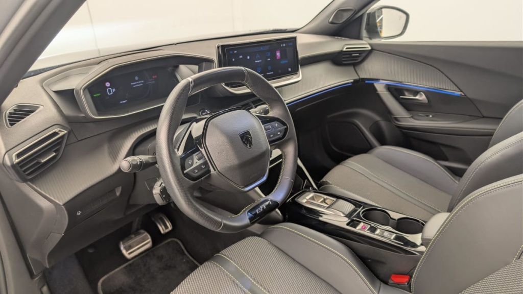 PEUGEOT 2008 50 kWh 136 ch GT - ref: 1-366500 - Photo 15