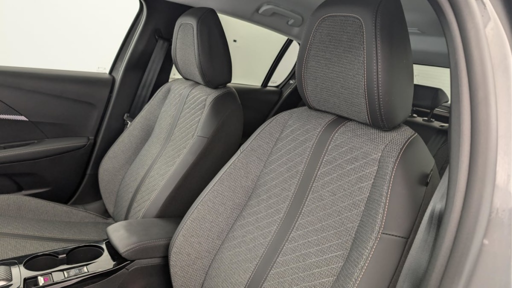 PEUGEOT 208 Hybrid 100 e-DCS6 Allure - ref: 1-366551 - Photo 16