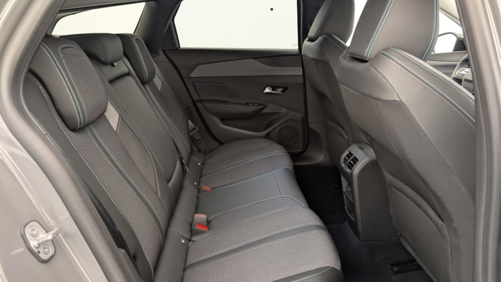 PEUGEOT 308 SW PHEV 180 e-EAT8 Allure - ref: 1-366789 - Photo 10