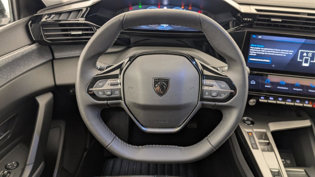 PEUGEOT 308 SW PHEV 180 e-EAT8 Allure - ref: 1-366803 - Photo 14