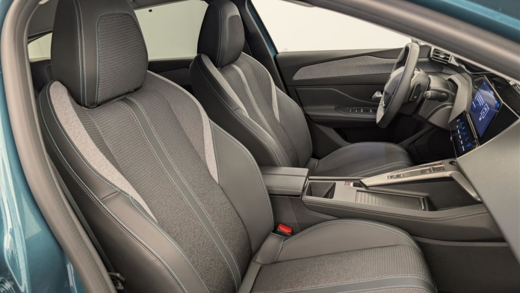 PEUGEOT 308 SW PHEV 180 e-EAT8 Allure - ref: 1-366803 - Photo 9