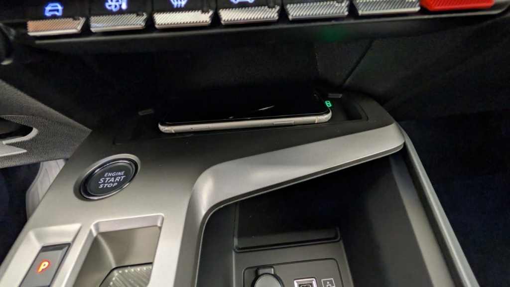 PEUGEOT 308 PHEV 180 e-EAT8 Allure - ref: 1-366828 - Photo 19