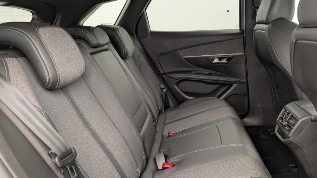 PEUGEOT 3008 Hybrid 225 e-EAT8 Allure Pack - ref: 1-366867 - Photo 10