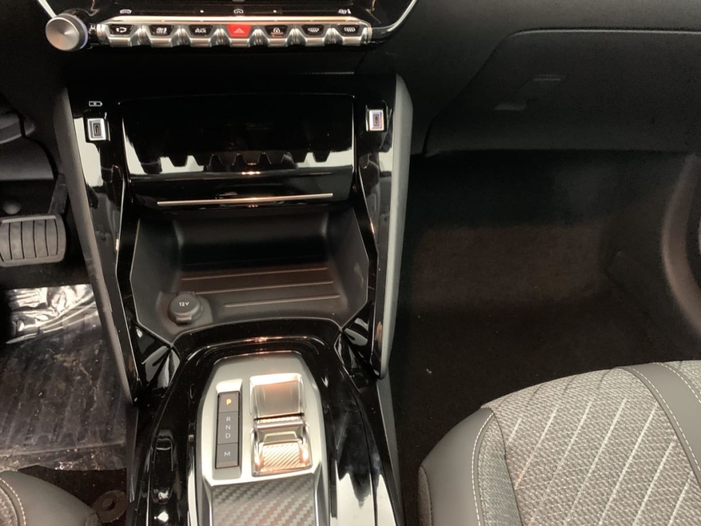 PEUGEOT 208 Hybrid 110 e-DCS6 Allure - ref: 1-366913 - Photo 18