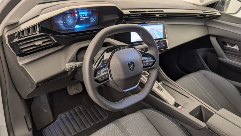 PEUGEOT 308 Hybrid 145 e-DCS6 Allure - ref: 1-367038 - Photo 15