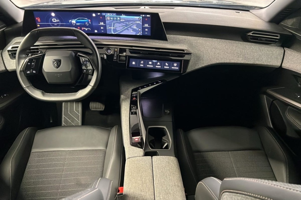 PEUGEOT 3008 Hybrid 136 e-DCS6 Allure - ref: 1-367142 - Photo 12