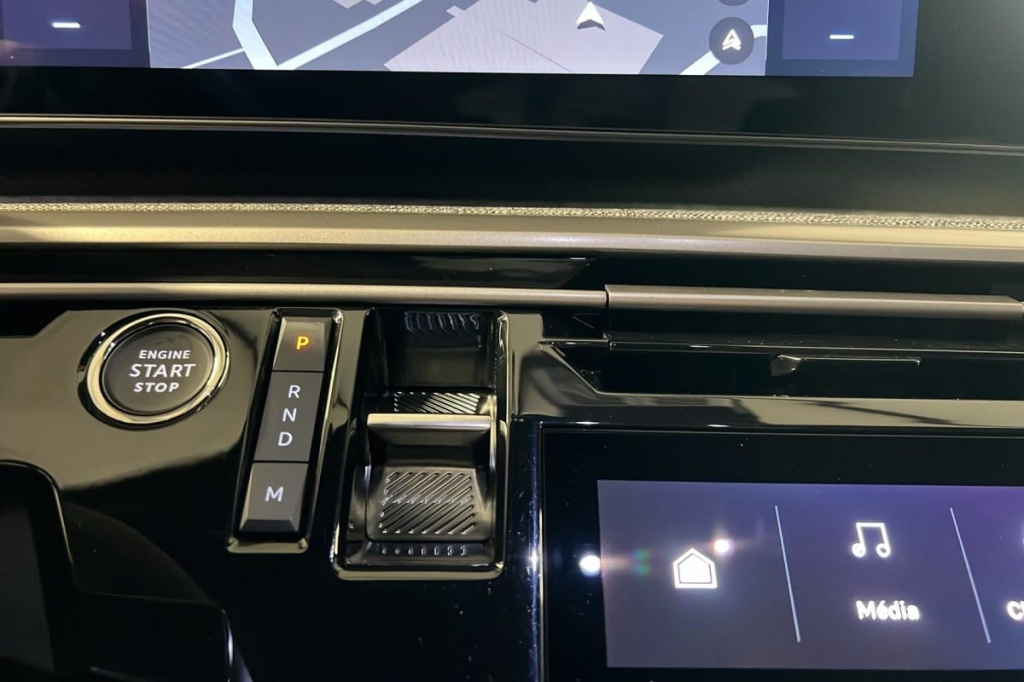 PEUGEOT 3008 Hybrid 136 e-DCS6 Allure - ref: 1-367142 - Photo 16