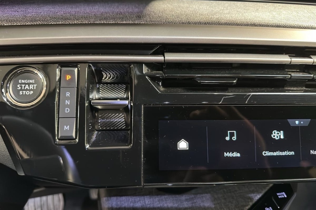 PEUGEOT 3008 HYBRID 136 E-DCS6 ALLURE - ref: 1-367143 - Photo 16