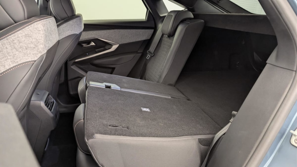 PEUGEOT 3008 HYBRID 136 E-DCS6 ALLURE - ref: 1-367146 - Photo 12