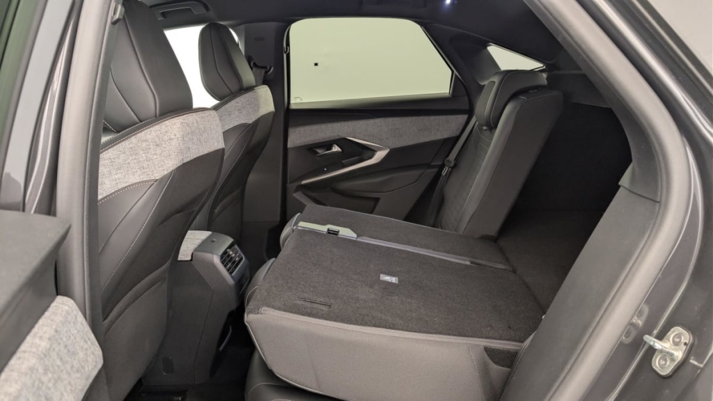 PEUGEOT 3008 HYBRID 136 E-DCS6 ALLURE - ref: 1-367152 - Photo 12