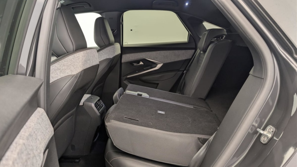 PEUGEOT 3008 HYBRID 136 E-DCS6 ALLURE - ref: 1-367153 - Photo 12