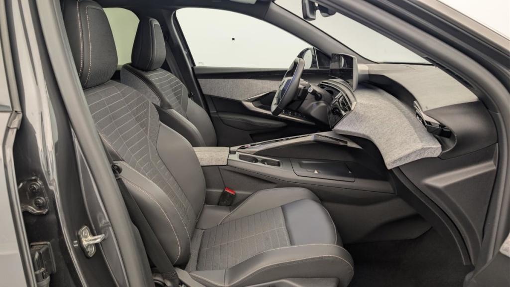 PEUGEOT 3008 HYBRID 136 E-DCS6 ALLURE - ref: 1-367153 - Photo 9