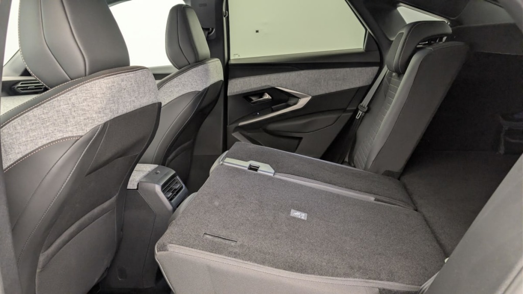 PEUGEOT 3008 HYBRID 136 E-DCS6 ALLURE - ref: 1-367160 - Photo 12