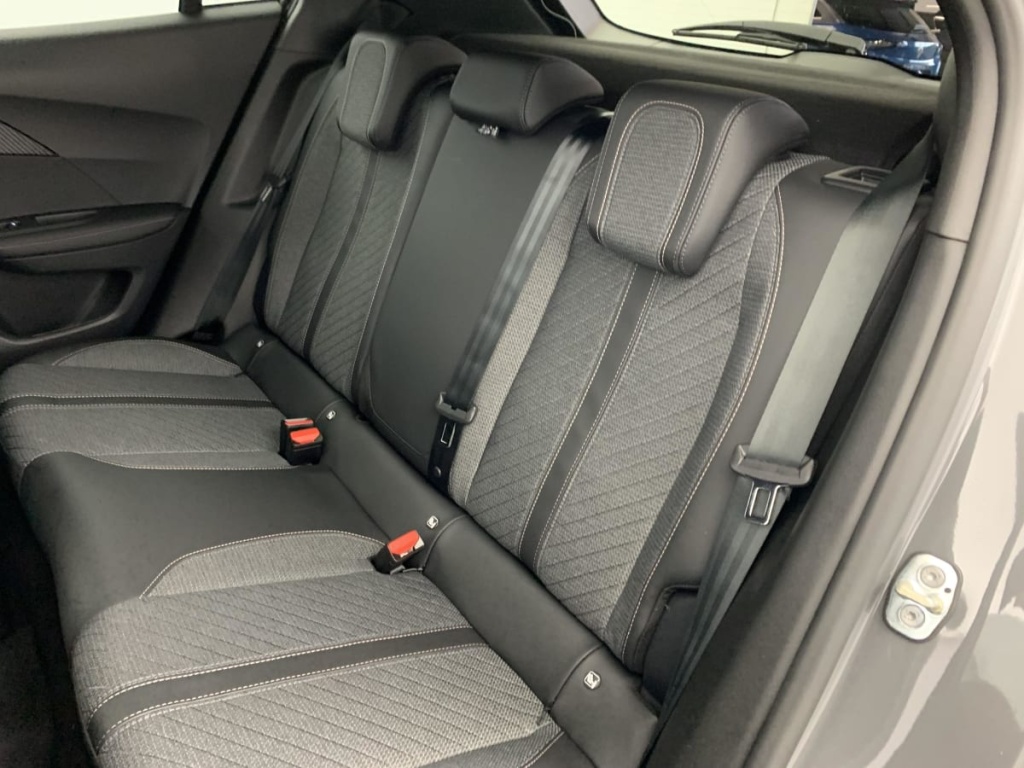 PEUGEOT 2008 Hybrid 145 e-DCS6 Allure - ref: 1-367262 - Photo 19