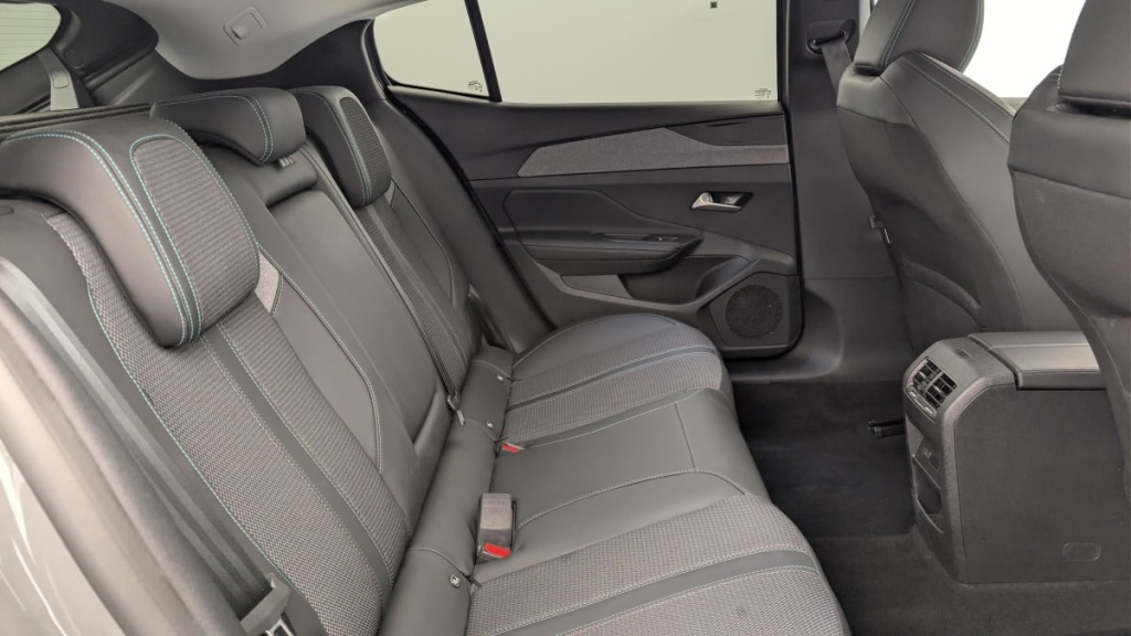 PEUGEOT 408 Hybrid 136 e-DCS6 Allure - ref: 1-367307 - Photo 10