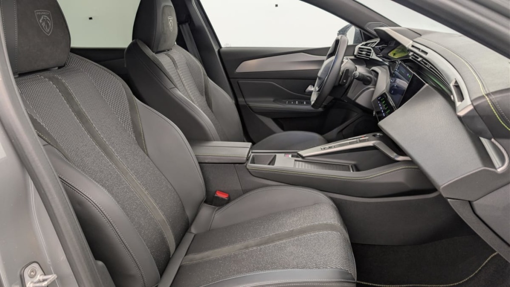 PEUGEOT 408 Hybrid 145 e-DCS6 GT - ref: 1-367370 - Photo 9