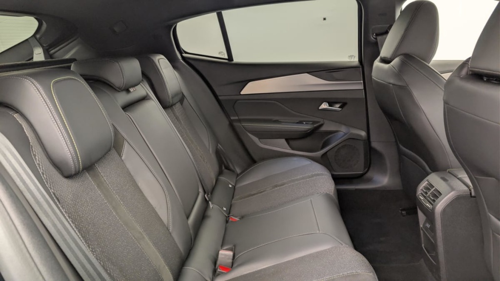 PEUGEOT 408 Hybrid 145 e-DCS6 GT - ref: 1-367372 - Photo 10