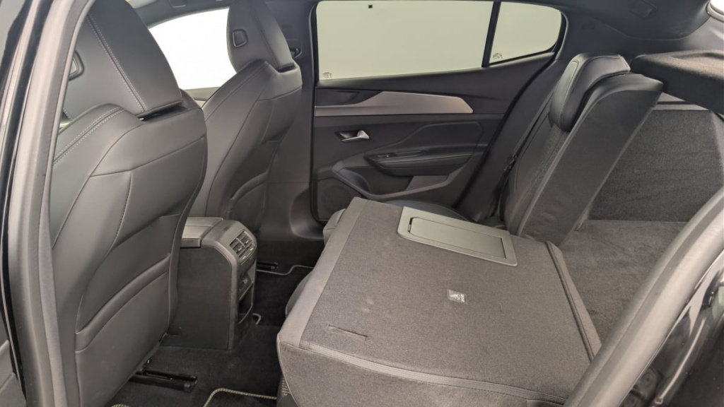 PEUGEOT 408 Hybrid 145 e-DCS6 GT - ref: 1-367373 - Photo 12